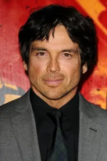 Jason Gedrick como: Joe Falcone