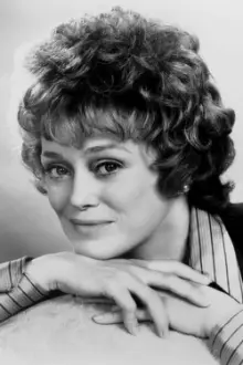 Rue McClanahan como: Rev. Mother Mary Regina