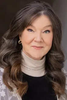 Mary Badham como: Chrissie