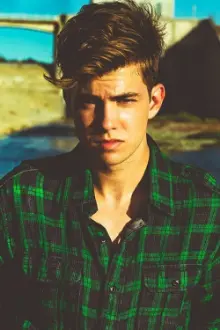 Cameron Palatas como: Steve