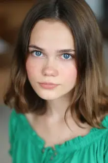Oona Laurence como: Young Vicky