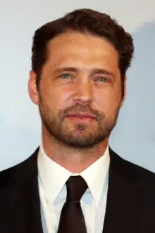 Jason Priestley como: Jeff Riley