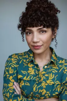 Jasika Nicole como: Meg