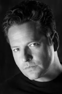 Dale Midkiff como: Scott Mayfield