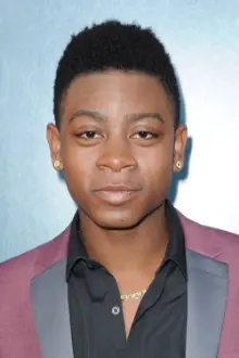 RJ Cyler como: Rudell Boo Curry