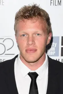 Sebastian Bear-McClard como: 