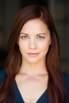 Amy Paffrath como: Angela Weiss