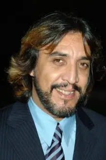 Luis Felipe Tovar como: Gabo