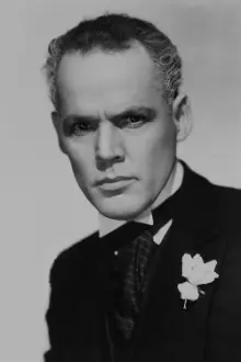 Henry Hull como: Ralph Hartsook