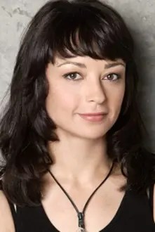 Sarah Strange como: Dani