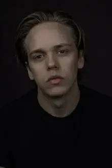 Valter Skarsgård como: Elias