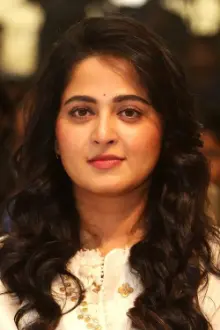 Anushka Shetty como: Radhakrishnan