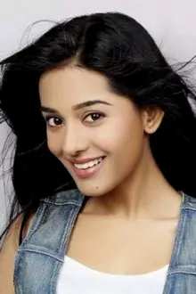 Amrita Rao como: Anjali Thapar / Nandini