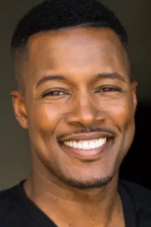 Flex Alexander como: Ossie Paris