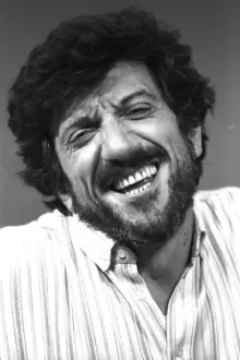 Gigi Proietti como: Alberto Spinelli