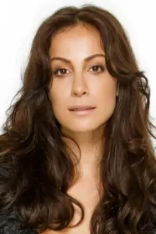 Fatma Toptaş como: Sibel