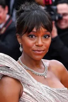 Aja Naomi King como: Michaela Pratt