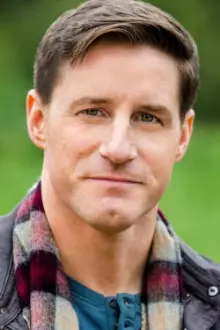 Sam Jaeger como: Kyle