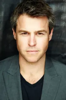 Rodger Corser como: Alex