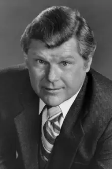 Bob Hastings como: Lt. Elroy Carpenter