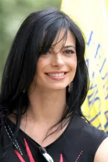 Natalia Estrada como: Patti Morales Miranda