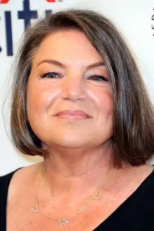 Mindy Cohn como: Ela mesma