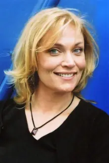 Daphne Ashbrook como: Dr. Grace Holloway