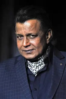 Mithun Chakraborty como: Vinod Kumar