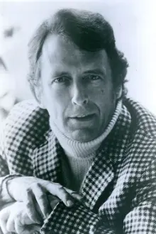 Fritz Weaver como: Father Theas (segment "Woman on a Bicycle")