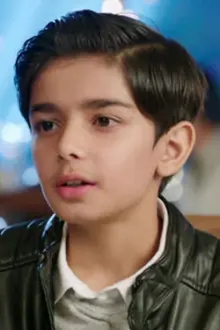 Varun Buddhadev como: Toolsidas Jr.