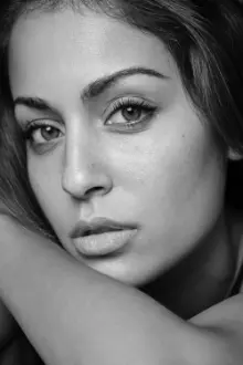 Hiba Abouk como: Fátima Ben Barek