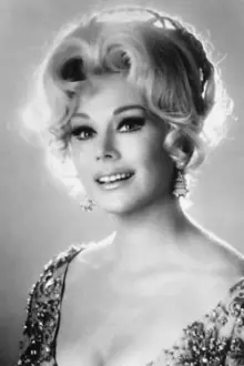 Eva Gabor como: Countess Von Pupsin