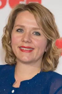 Kerry Godliman como: 