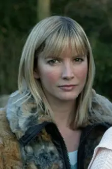 Lisa Faulkner como: Emma Wainwright