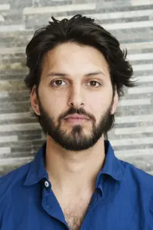 Shazad Latif como: Nemo