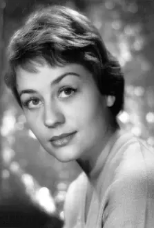 Annie Girardot como: Sylvie Peyrac