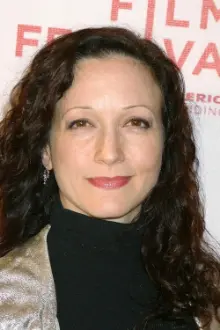 Bebe Neuwirth como: Baba (voice)