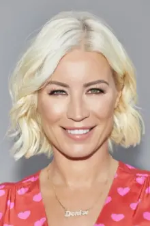 Denise Van Outen como: Vera