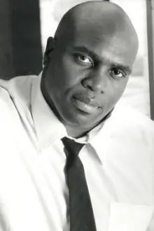 Lester Speight como: Attorney Thomas Johnson