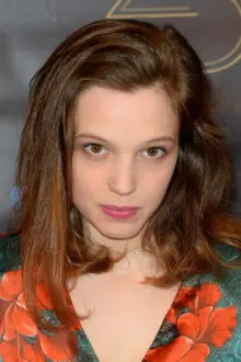 Solène Rigot como: Anna at 20
