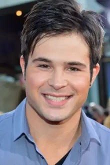 Cody Longo como: Evan