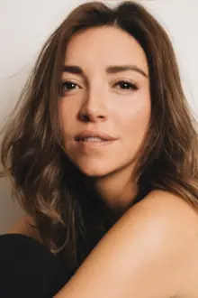 Regina Blandón como: Sara
