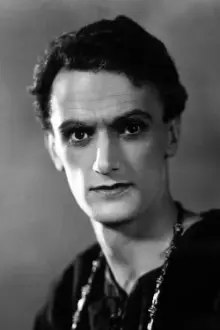 John Laurie como: Merlin