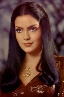 Zeenat Aman como: Pooja Pahar