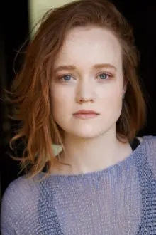 Liv Hewson como: Ashley Piper