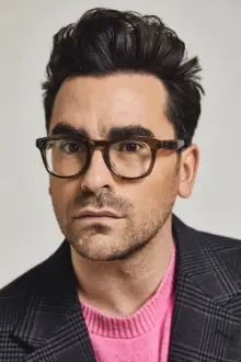 Dan Levy como: 