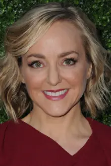 Geneva Carr como: Helene Dubois