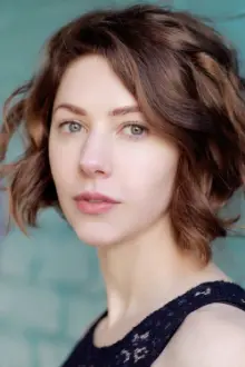 Catherine Steadman como: Maggie Lewis