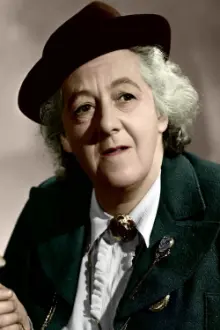 Margaret Rutherford como: Miss Bacon