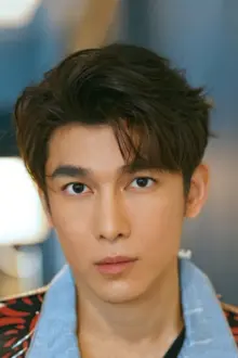 Suppasit Jongcheveevat como: 